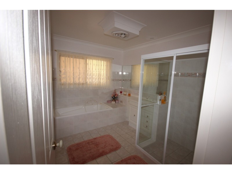 25 Green Point Drive, Green Point NSW 2428