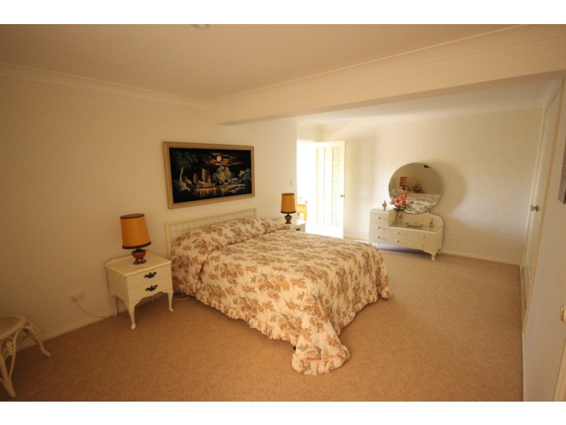 25 Green Point Drive, Green Point NSW 2428