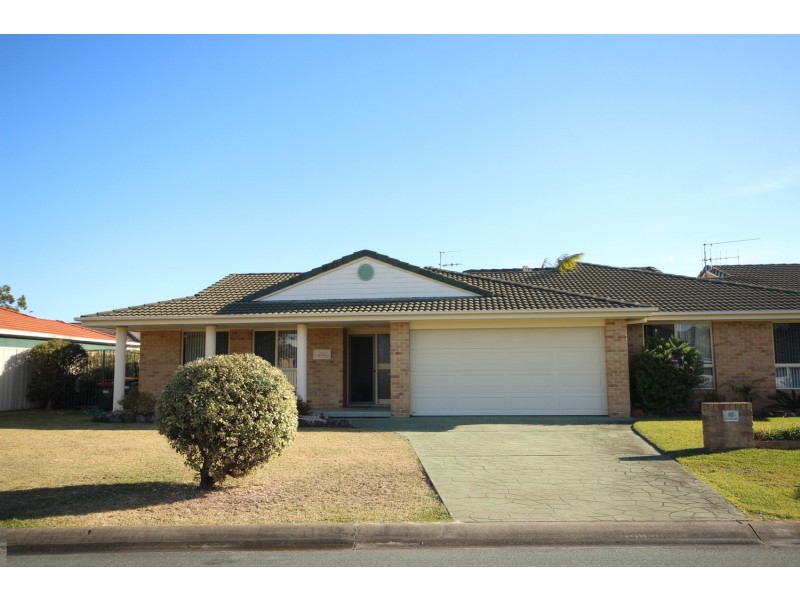 2/5 Grandis Drive, Tuncurry NSW 2428