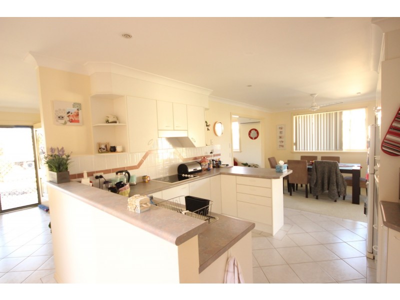 2/5 Grandis Drive, Tuncurry NSW 2428