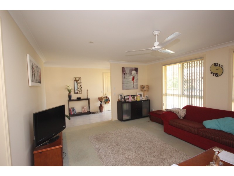 2/5 Grandis Drive, Tuncurry NSW 2428