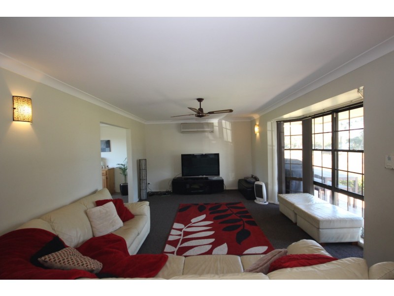 4 Pipers Bay Drive, Forster NSW 2428