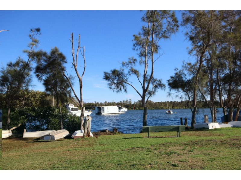 4 Pipers Bay Drive, Forster NSW 2428