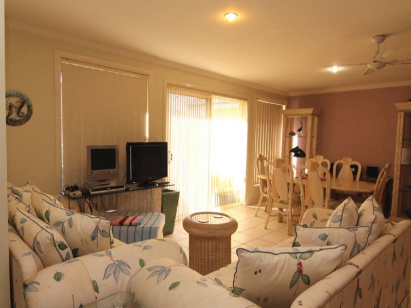 1/35 Amanda Crescent, Forster NSW 2428