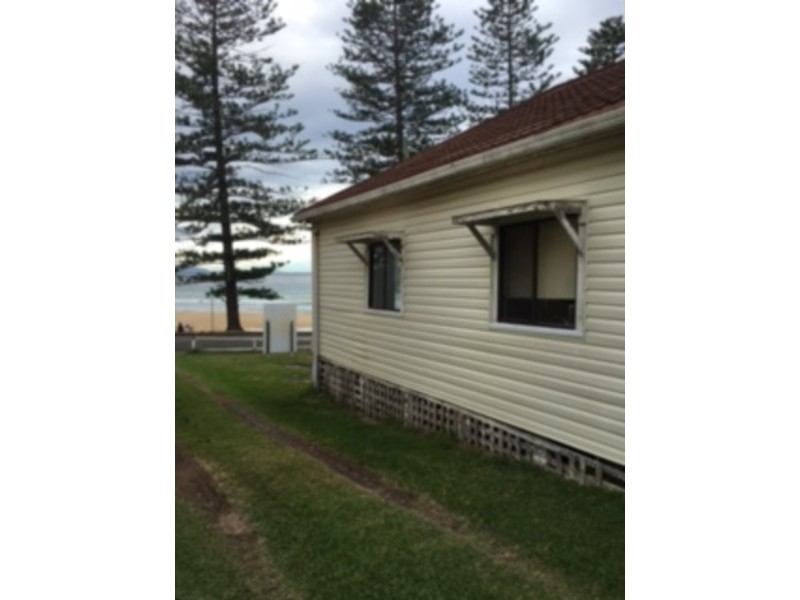 21 Main Street, Black Head NSW 2430