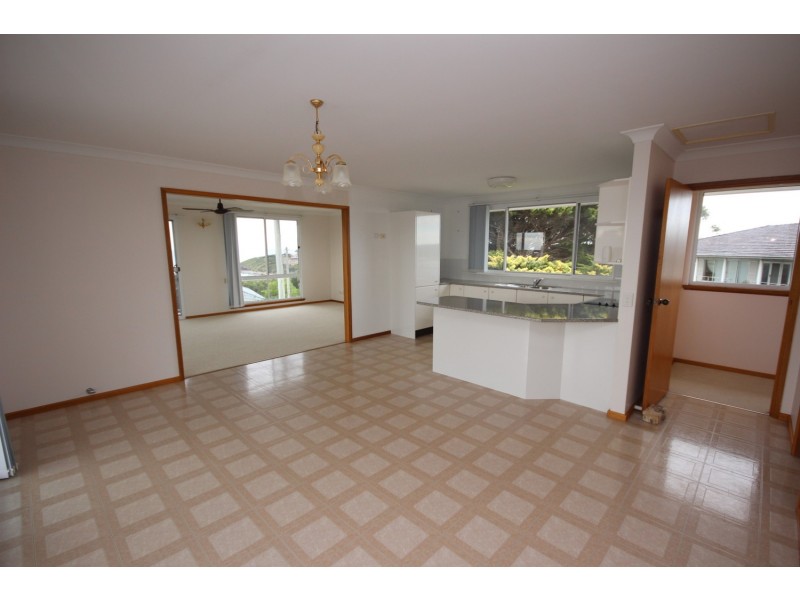 50 Churchill Road, Forster NSW 2428