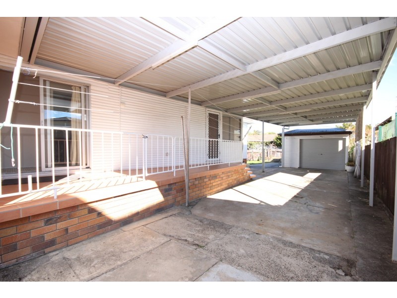 24 Bent Street, Tuncurry NSW 2428