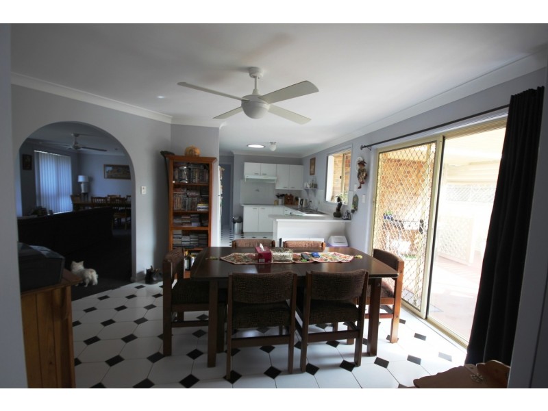 1/7 Mayfair Place, Forster NSW 2428