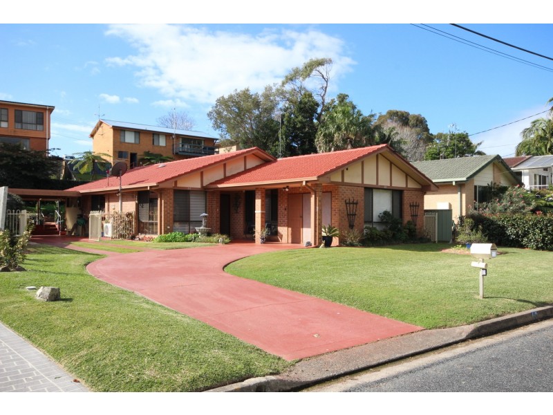60 Pipers Bay Drive, Forster NSW 2428