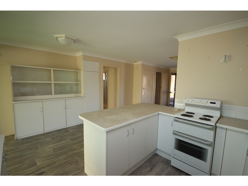 2/3 Fairway Crescent, Forster NSW 2428