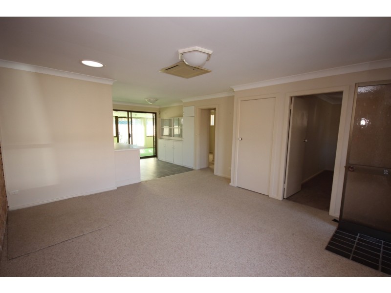 2/3 Fairway Crescent, Forster NSW 2428