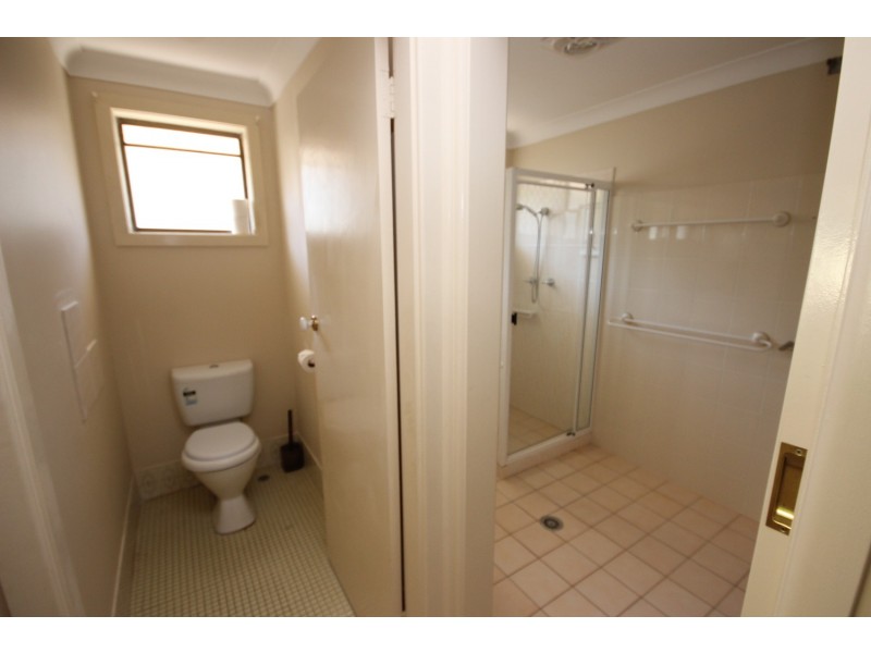 2/3 Fairway Crescent, Forster NSW 2428