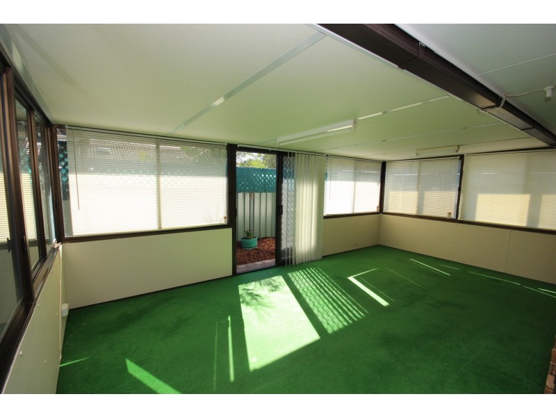 2/3 Fairway Crescent, Forster NSW 2428