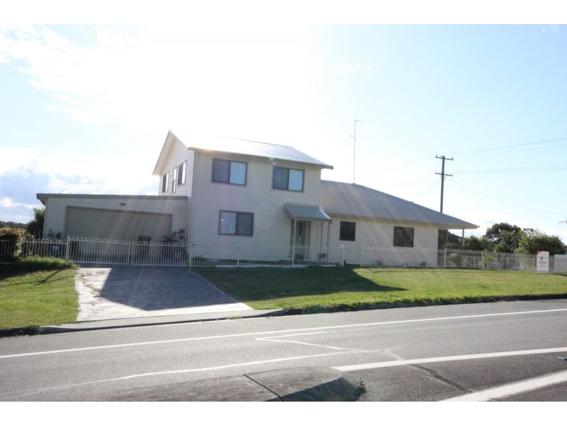72 Lake Street, Forster NSW 2428