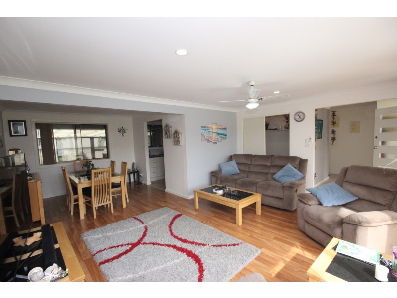 6 Hawaii Avenue, Forster NSW 2428