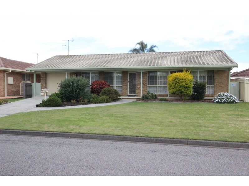 4 Christian Crescent, Forster NSW 2428