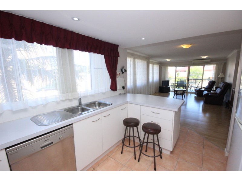 1/17 Beach Street, Tuncurry NSW 2428