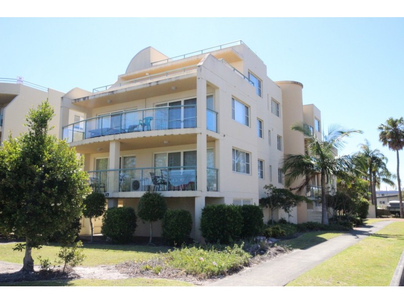 1/17 Beach Street, Tuncurry NSW 2428
