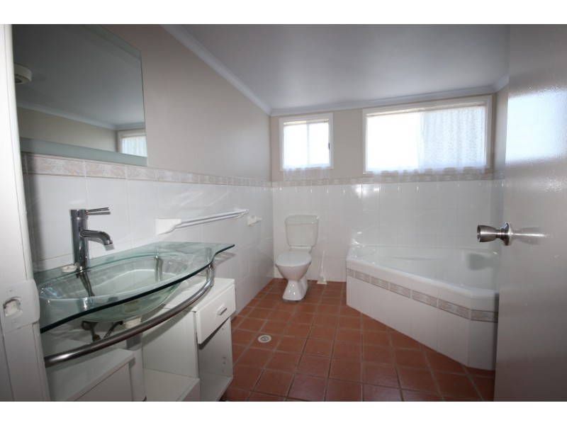 10 Kularoo Drive, Forster NSW 2428