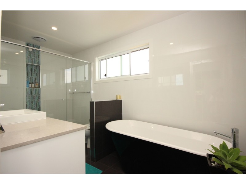 5 Narran Close, Forster NSW 2428