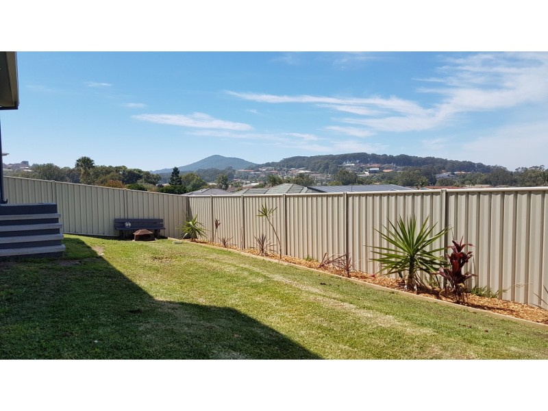 5 Narran Close, Forster NSW 2428