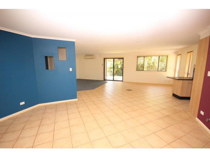 2/3  Inaja Place, Forster NSW 2428