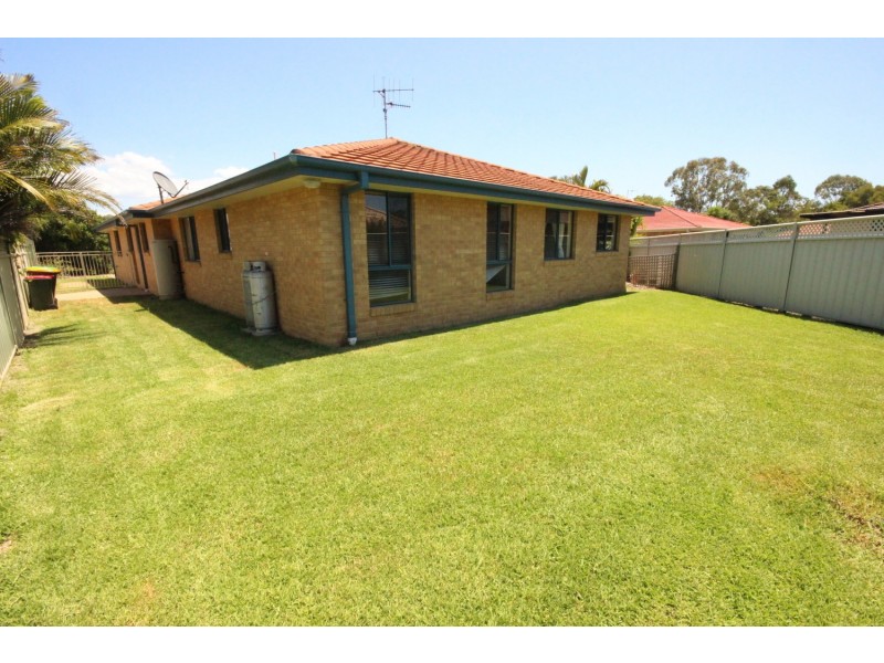 2/3  Inaja Place, Forster NSW 2428