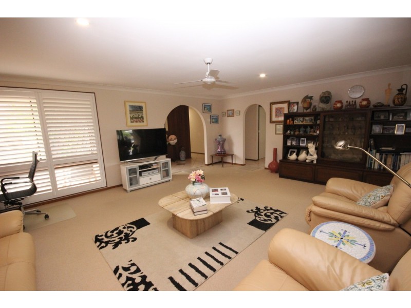 9 Roebuck Key, Forster NSW 2428