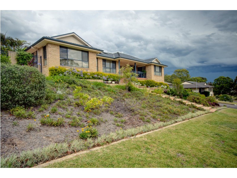 2 Timbertop Avenue, Forster NSW 2428