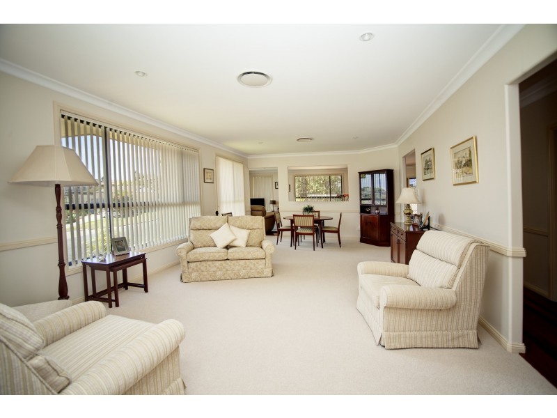 2 Timbertop Avenue, Forster NSW 2428