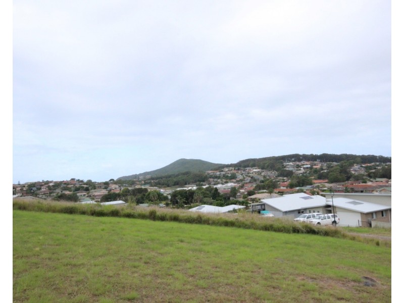 12 Narran Close, Forster NSW 2428