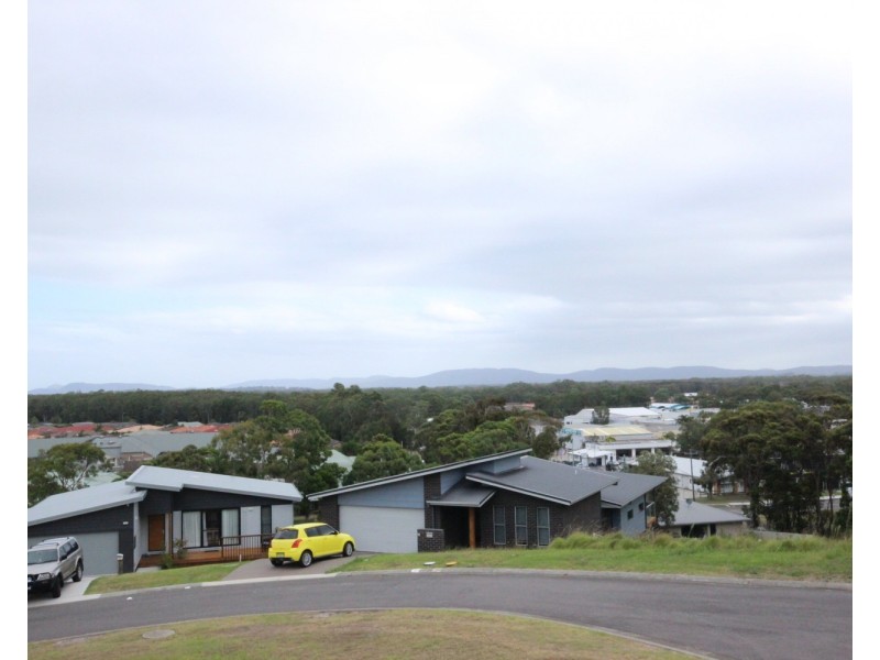 12 Narran Close, Forster NSW 2428