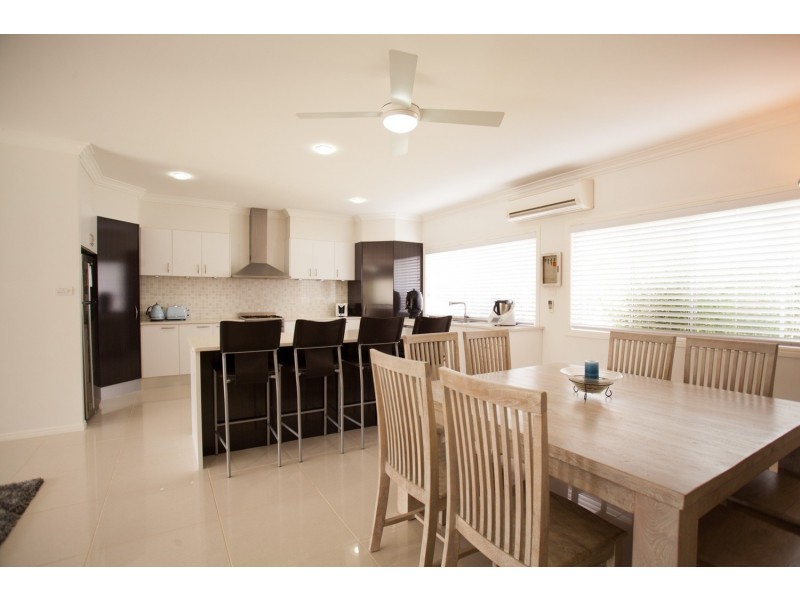 213 Tallwood Drive, Hallidays Point NSW 2430