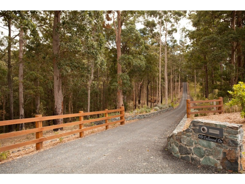 213 Tallwood Drive, Hallidays Point NSW 2430