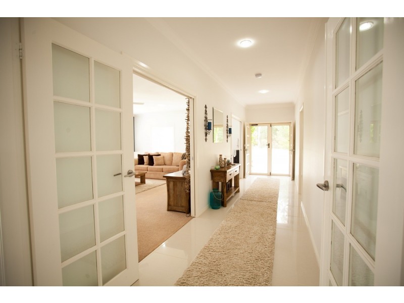 213 Tallwood Drive, Hallidays Point NSW 2430