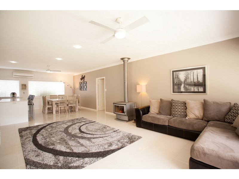 213 Tallwood Drive, Hallidays Point NSW 2430