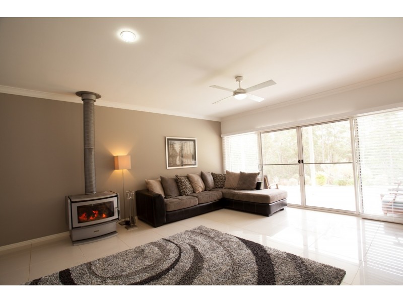 213 Tallwood Drive, Hallidays Point NSW 2430