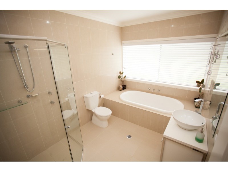 213 Tallwood Drive, Hallidays Point NSW 2430