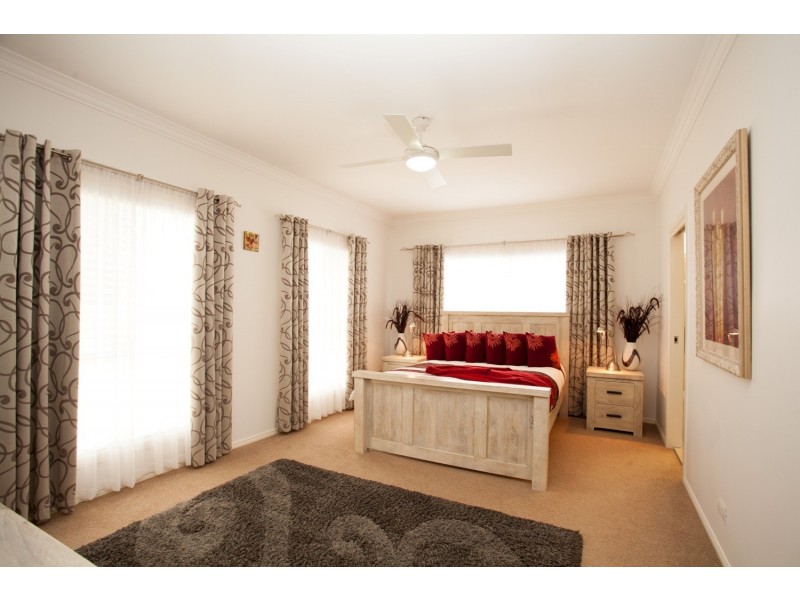 213 Tallwood Drive, Hallidays Point NSW 2430