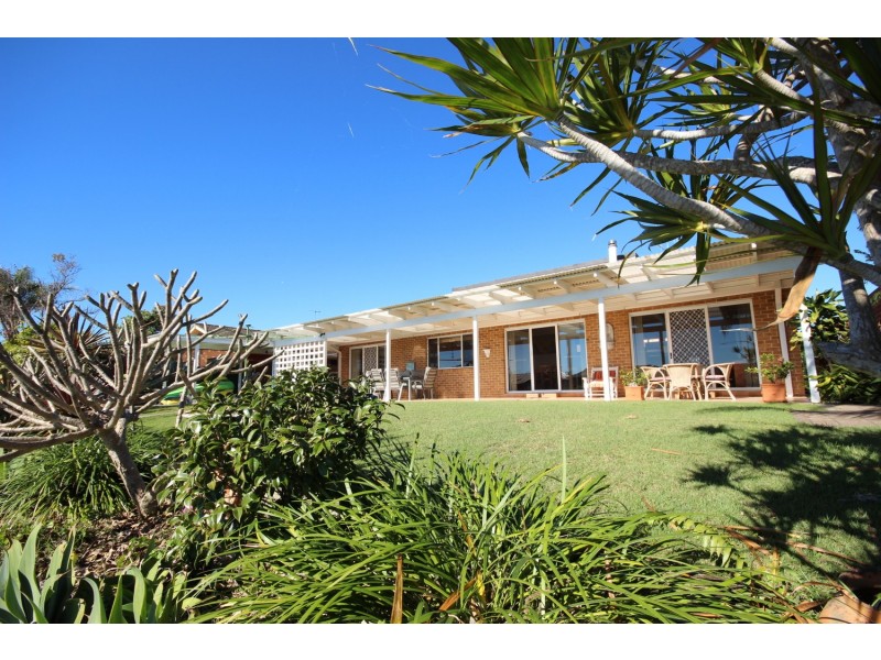 33 Wyuna Place, Forster NSW 2428