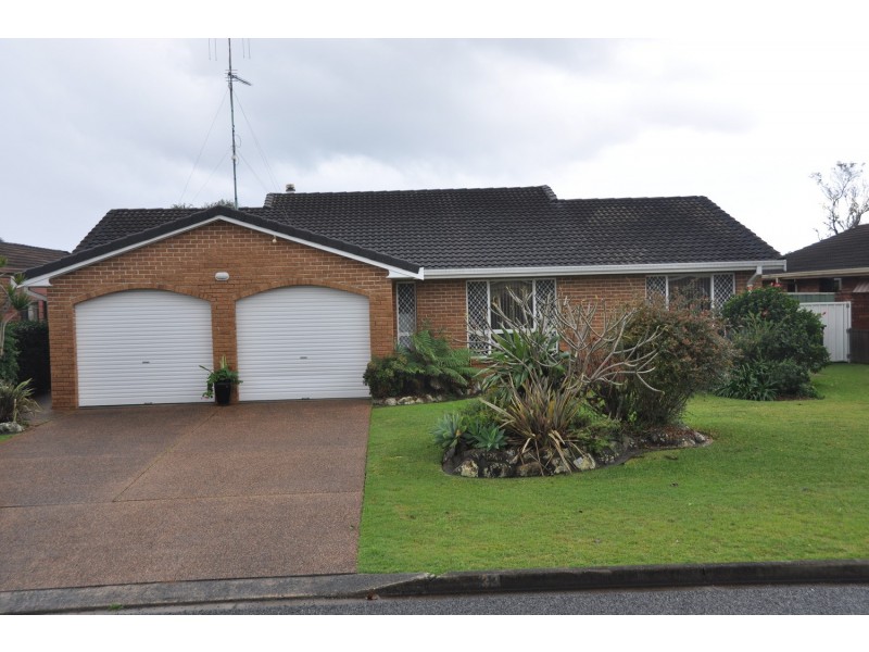 33 Wyuna Place, Forster NSW 2428