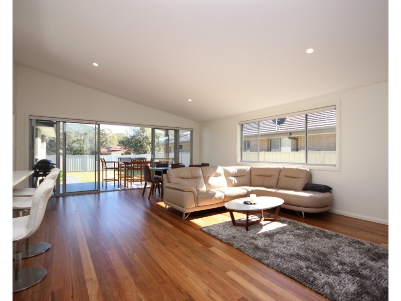 17 Massie Crescent, Tuncurry NSW 2428