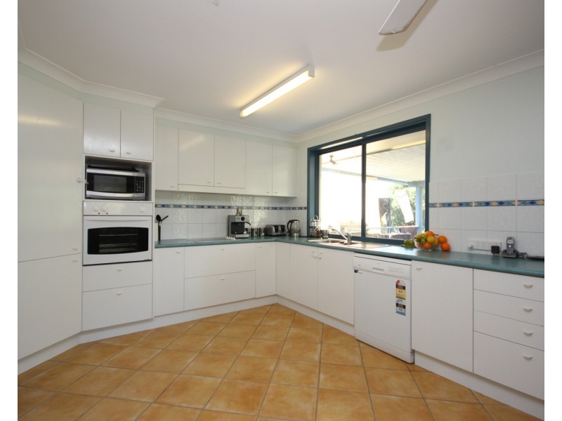 4 Burrawong Place, Forster NSW 2428