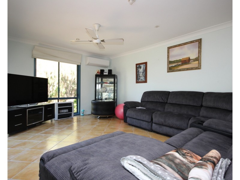 4 Burrawong Place, Forster NSW 2428