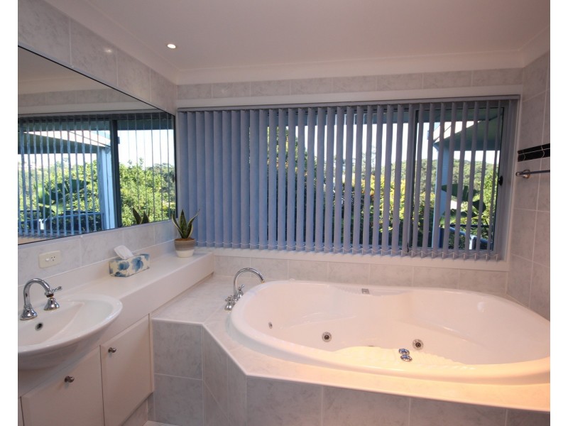5 The Boulevard, Tallwoods Village NSW 2430