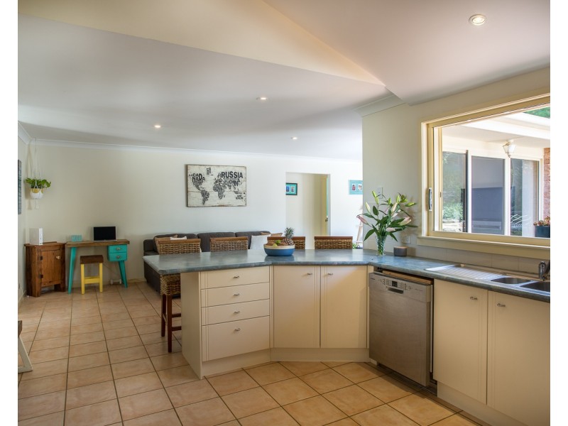 8 Bernhardt Close, Forster NSW 2428