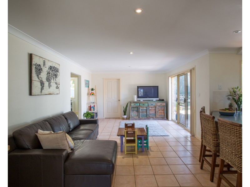 8 Bernhardt Close, Forster NSW 2428