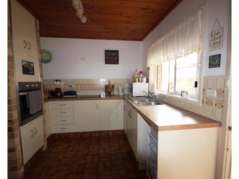 2/4 Stanley Street, Forster NSW 2428