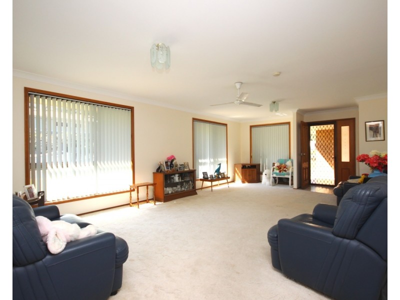 9 Surfriders Promenade, Forster NSW 2428