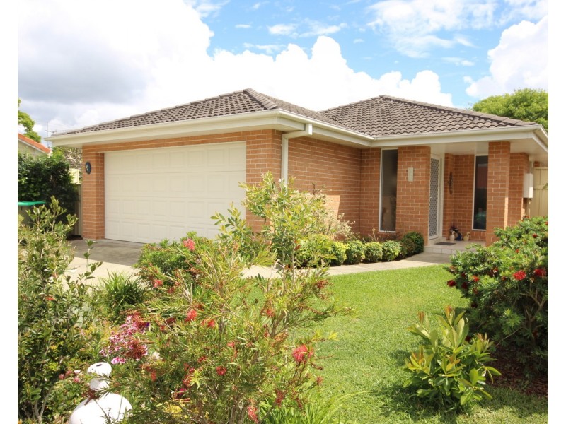 1 Robina Grove, Forster NSW 2428